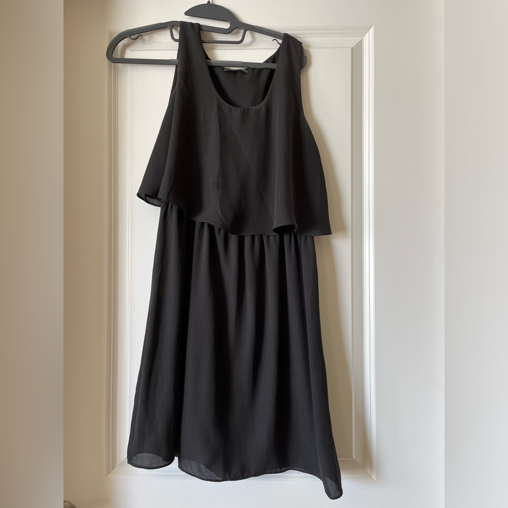 WOMENS BLACK DRESS - size small
